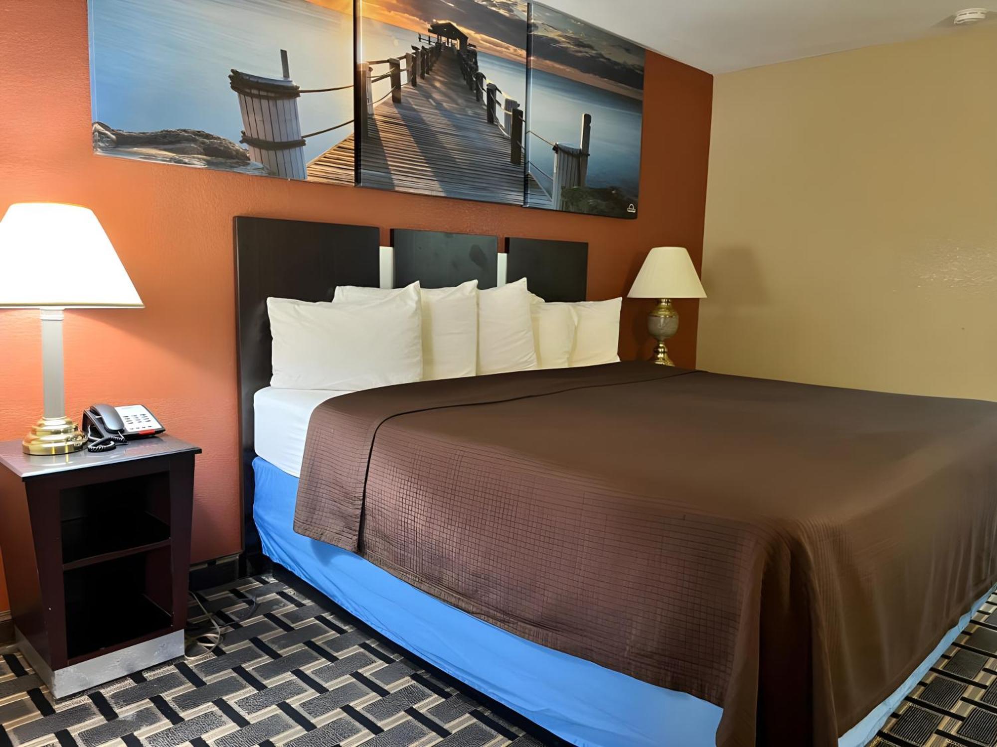 Days Inn & Suites By Wyndham Pine Bluff Exterior foto